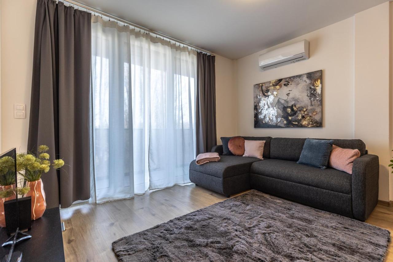 All You Need In Bp - Garage, Terraces, Aircon Budapest Extérieur photo