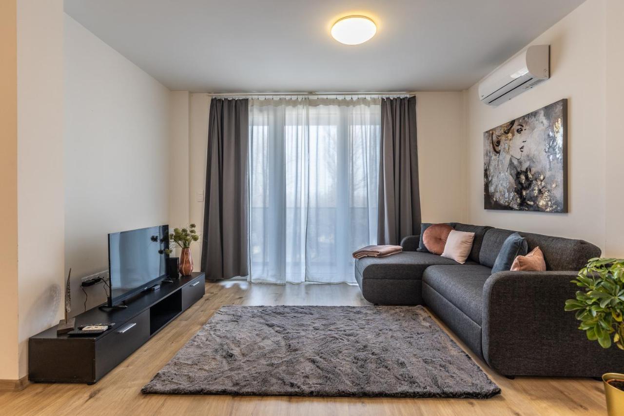 All You Need In Bp - Garage, Terraces, Aircon Budapest Extérieur photo